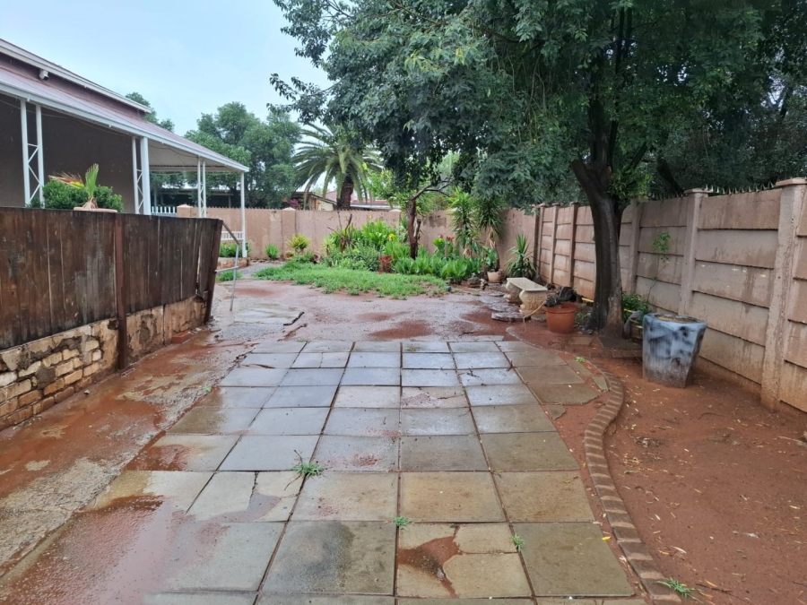 4 Bedroom Property for Sale in Beaconsfield Northern Cape